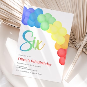 Gepersonaliseerde 6e verjaardagsuitnodiging regenboogballon | Uitnodiging voor zesde regenboogballonboog | Gemakkelijk af te drukken en te delen