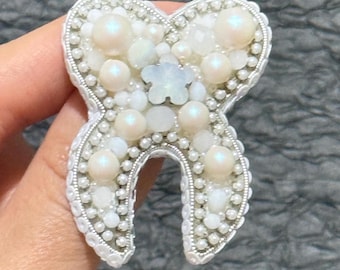 Novelty Crystal Teeth & Toothbrush Brooch Pin - Fun Jewelry For Dentists, Alloy Zinc, 1.38x1.6 Inch - View #4