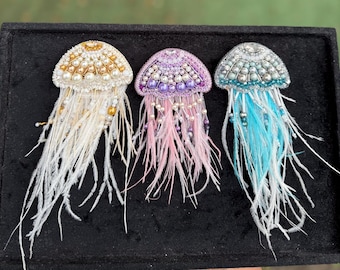 Broche de medusa con cuentas hecho a mano, broche de criatura marina de cristal perlado