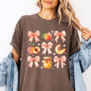 Comfort Colors® Peach Shirt Peachy T-Shirt, Feeling Peachy Farmers Market T-Shirt, Fruit Graphic Tee, Summer Fresh Fruit Aesthetic Shirt