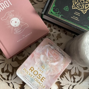 Regalos - Cartas del Oráculo de bolsillo de Rose - para ella - para él - bruja - magia - tamaño de bolsillo - regalos pequeños - asequibles - para ellos - cumpleaños - hogar