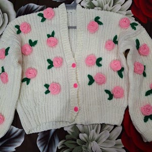 Pink Roses Cardigan , Chunky Cropped Cardigan For Woman , White Sweater With Pink flowers , Unique gift for women , Vintage Roses, Cardigan,