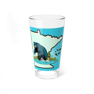 Mixing Glass, 16oz - Minnesota Black Bear Design, Bear Lover Gift, Wildlife Glassware, Cabin Decor, Nature Enthusiast Present, Outdoor