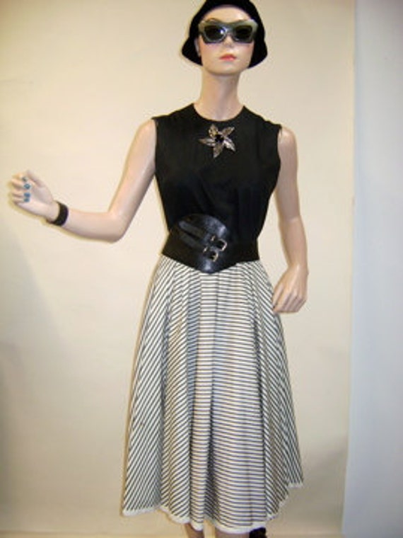 Sassy 1950s Black and White Mattress Ticking Full Ski… Gem