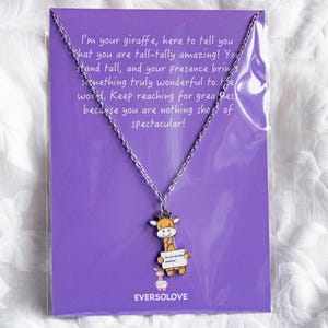Collar con forma de jirafa "Eres increíble" con tarjeta de ánimo, regalo de apoyo positivo para la salud mental, ansiedad, abrazo de bolsillo, 47 cm