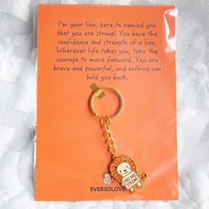 Porte-clés lion You Are Strong avec carte de motivation, cadeau parfait pour la famille, amis et collègues, cadeau d'anniversaire, câlin de poche de lion, soutien
