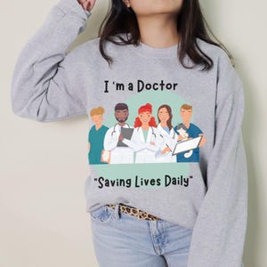 Camiseta de médico, presente médico engraçado para profissionais de saúde | Camiseta "Eu sou um médico" | Roupas para enfermeiros e médicos