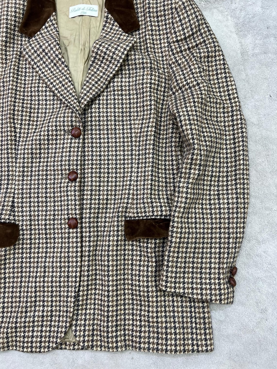 Vintage Italian Houndstooth Wool Blazer – Velvet Collar, 1980s–1990s, Size 46, Foto 4 von 5