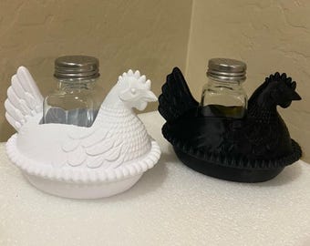 Hen on Nest Salt and Pepper Shaker Holder