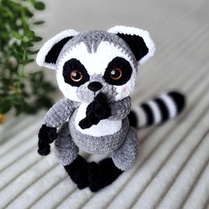 Crochet lemur pattern - Amigurumi lemur pattern - Staffed lemur pattern - Forest animals pattern