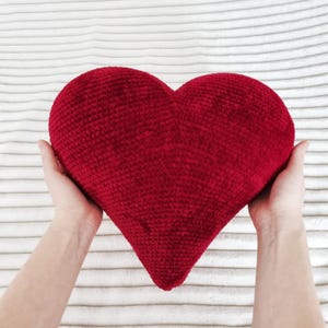 Gehäkeltes Herz Muster - Häkelherz Kissen - Amigurumi Herzkissen - Herz Kissen - Gehäkeltes Herz Muster - Häkeln Valentines -Kissen DIY