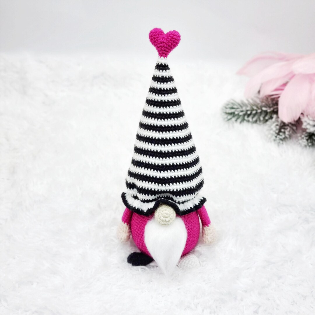 UDIKEFO Lot de 2 nains de Saint-Valentin Gonk Décorations Mr. et Mrs. Poupée en peluche faite à la main Tomte scandinave pour la Saint-Valentin