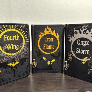 Custom Rebound Fourth Wing Series: Sprayed Edge Books