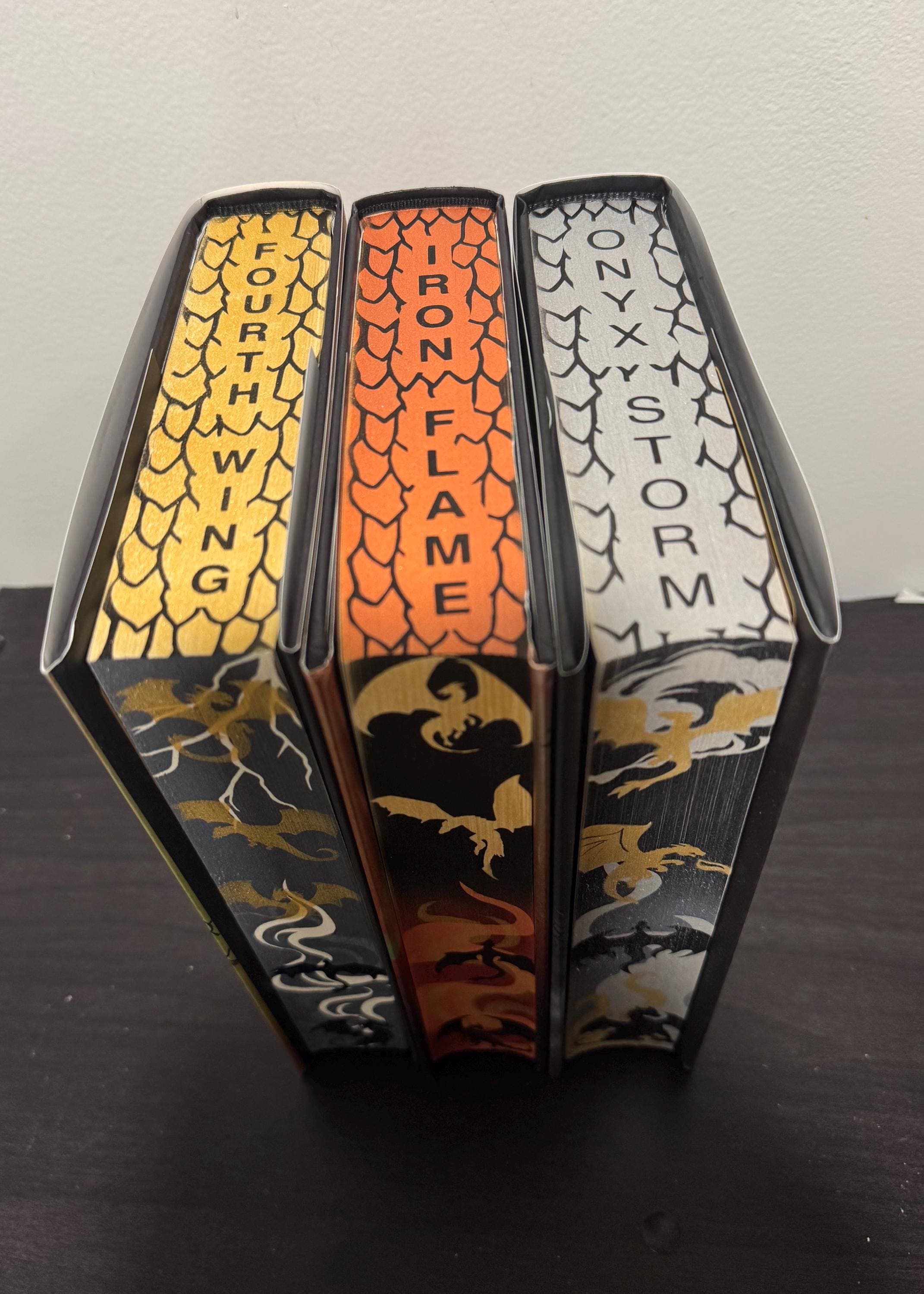 Fourth wing, Iron flame  and Onyx storm Sprayed edge book