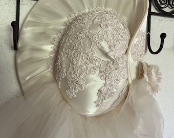 White Satin Hat Pearly Beads Lace Aplique Vintage Facinator With Veil Bridal Wear Wedding