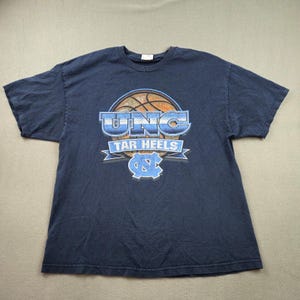 VTG 90s Carolina Tar Heels UNC NCAA Basketball Graphic T-Shirt Mens 2XL Black