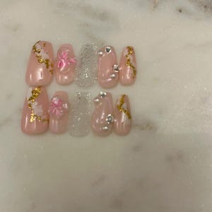 Pink and gold press on nails