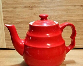 Vintage Universal Camebleve Pottery ofenfeste kleine rote Bienenstock-Teekanne