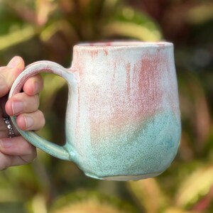 Caneca de cerâmica artesanal em formato de melancia | Cerâmica feita à mão no torno | 414-473 ml | Pode ser usada com alimentos, no micro-ondas e na lava-louças