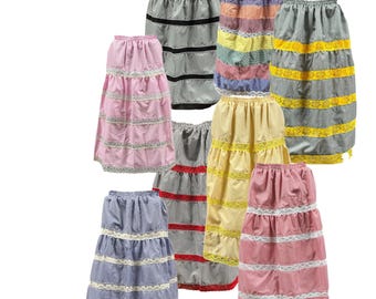 Gingham skirt with lining, one size fits all, ideal for saints' day celebrations. High-quality fabrics, comfortable and traditional design.