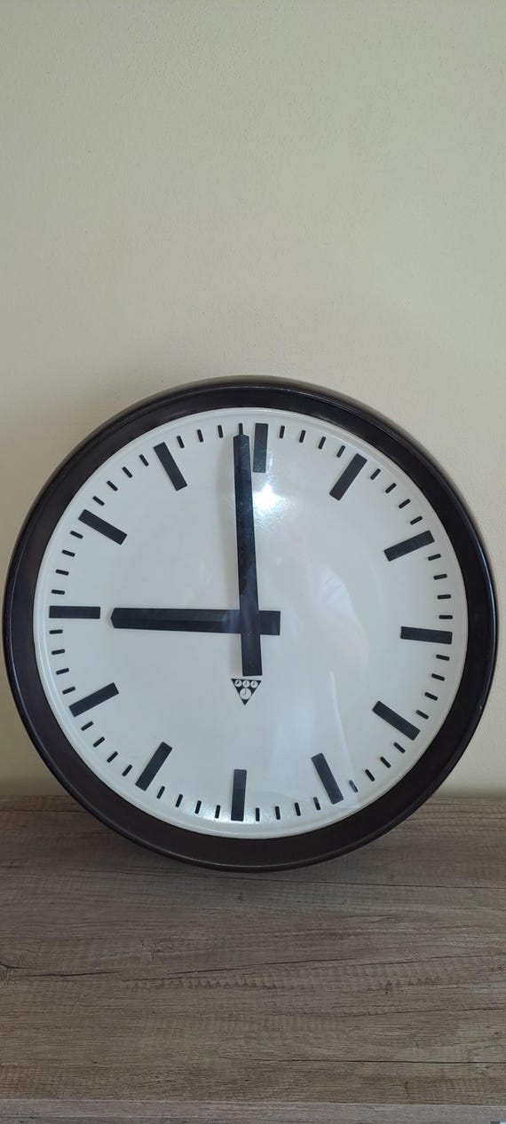 Industrial wall clock round bakelite clock 50cm Czechoslovakia 1960s by Pragotron