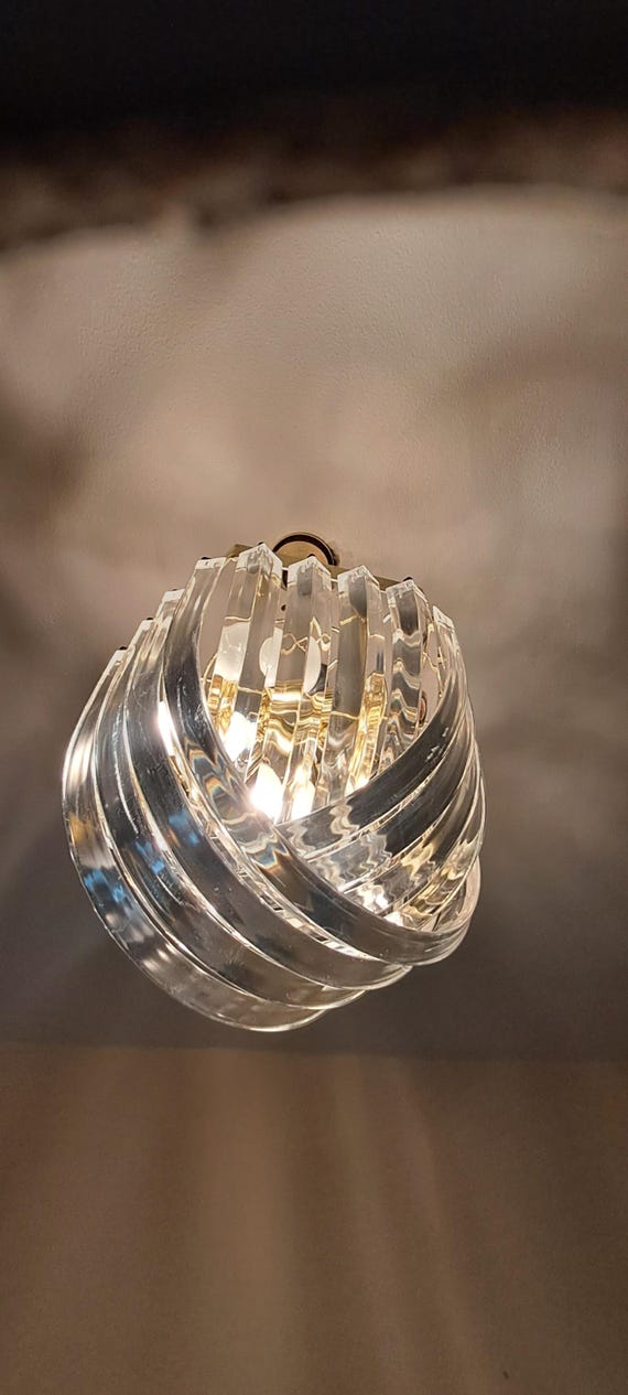 Beautifull Vintage Hollywood Regency Lucite Ribbon Chandelier