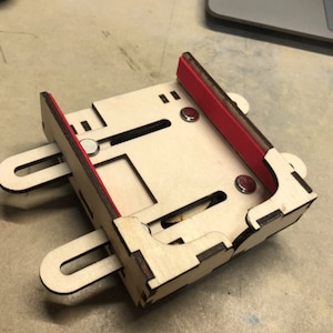 Self-Adjusting Cell Phone Holder