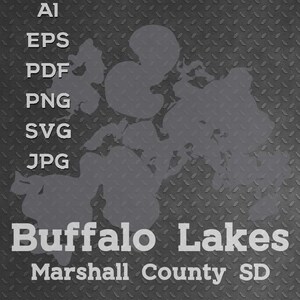 Puede incluir: Gráfico digital que muestra un mapa de Buffalo Lakes en el condado de Marshall, SD, en gris claro. La imagen incluye abreviaturas de tipo de archivo: AI, EPS, PDF, PNG, SVG y JPG. El fondo tiene una textura de placa de diamante.