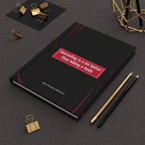 Mieux vaut tenir un journal que cacher son corps Carnet cartonné robuste, rouge et noir, propice à la réflexion et à la croissance