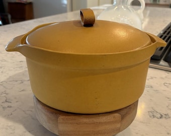 Vtg Bennington Potters Round Covered Honey Casserole Dish w/ Lid Mustard Yellow
