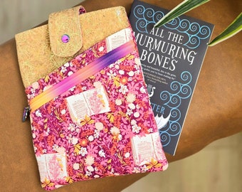 Book sleeve. Gift for readers. Travel with books. Book pocket. Book cover. Book sleeve with pockets. Pink style. Cork pouch. Small size.