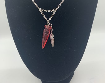 Collares con punta de flecha realistas