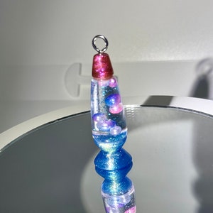 Lavalamphanger, tweekleurige lavalamp, lavalamp, retro lavalamphanger, unieke hanger, coole sieraden, sieraden
