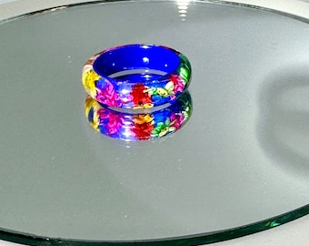 Handgemachter Blumen-Ring aus Resin, Blaue Keramik, Größe 7