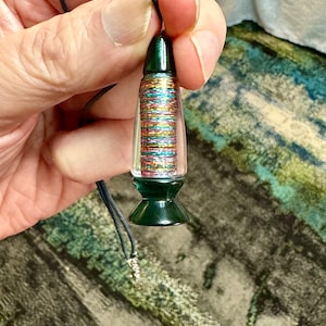 Lava Lamp Holographic thread rainbow rod Necklace in green.