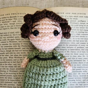 Elizabeth Bennet Doll - Handmade Crochet Amigurumi Jane Austen Pride and Prejudice gift for book lover and literary heroine fan