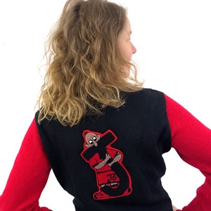 Suéter Letterman de lana vintage de los años 70: parche de camión novedoso, talla 36