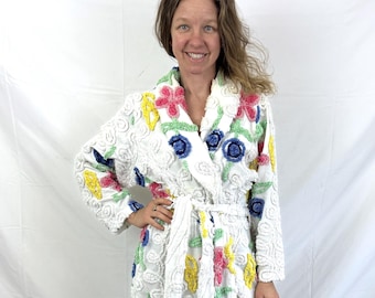 Vintage 1990s 80s Fun Chenille Wedding Cake The Nanny Curliques Flower Robe - Canyon Group by Damze Co.