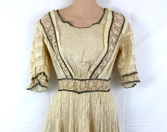 Vintage 1900s 1910s RARE Victorian Edwardian Antique Silk Lace Dress