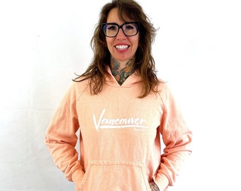 Vintage 1980s 80s Vancouver Washington Peach Hoodie Sweatshirt