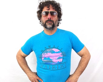 Vintage 1980s 80s Hawaiian T-shirt Tee Shirt - Waikiki
