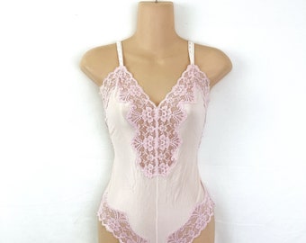 Lencería de encaje rosa vintage Guy Laroche de los años 80