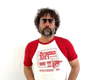 Vintage 80s 1980s Winthrop Washington 3 Fingered Jack's Saloon Red Raglan Tee Tshirt Shirt