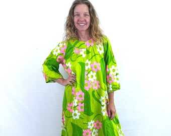Vintage 1970s 70s Aikane Fashions Hawaiian Baby Doll Mumu Dress