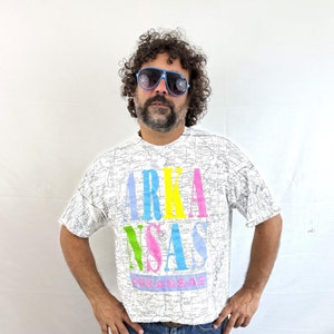Vintage 1990er 90er Jahre Arkansas All Over Print Road T-Shirt Tshirt - Straßenkarte