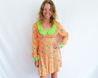 Vintage 1970s 70s Fun Fruit Mini Peter Pan Collar Dress