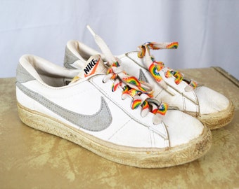 vintage 70s nike shoes