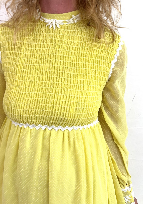 Vintage 1970s Yellow Boho Ruched Maxi 70s Daisy D… - image 2