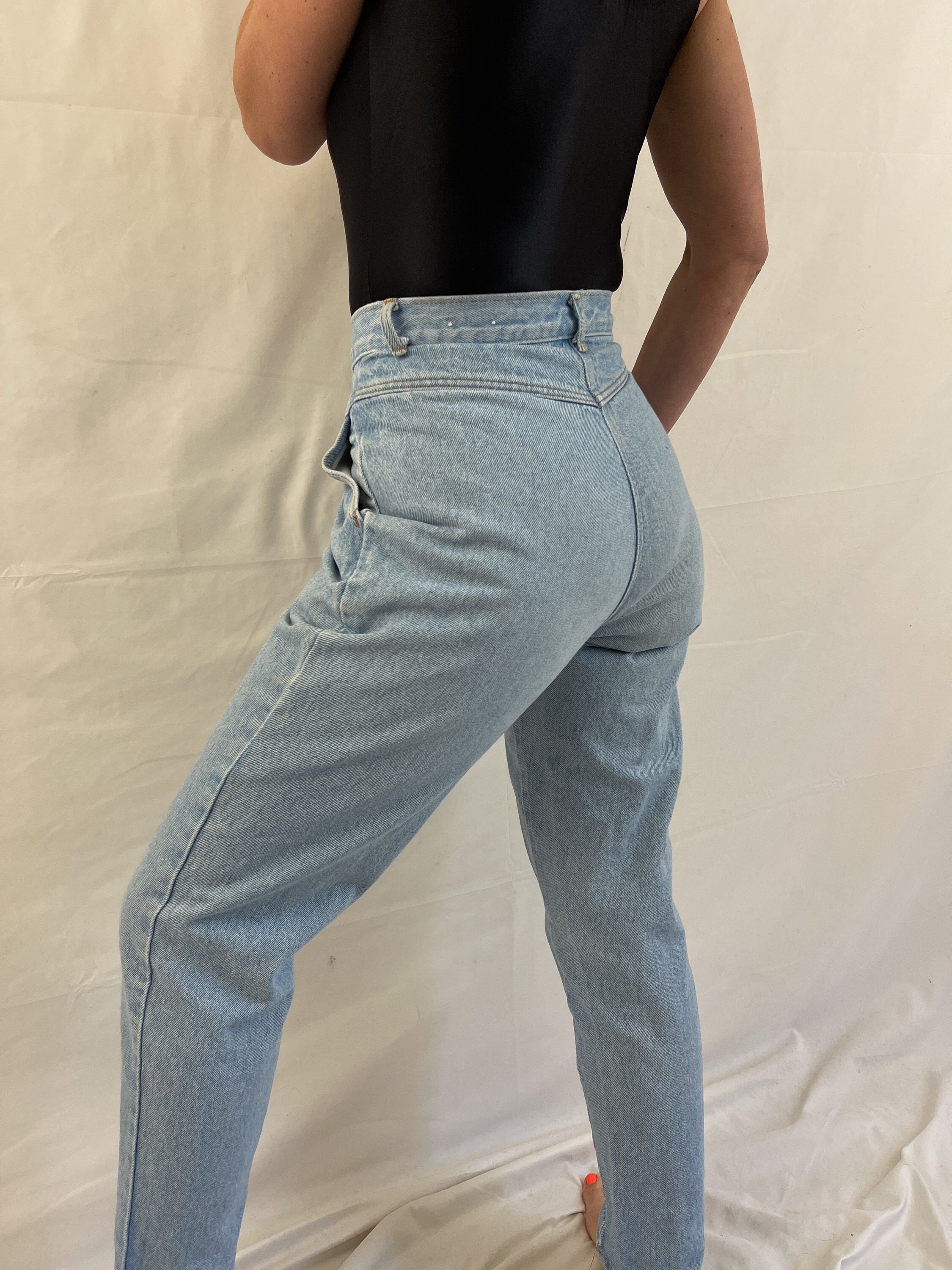 Vintage 80s 1980s Classic Pleated Light Wash Denim Jeans