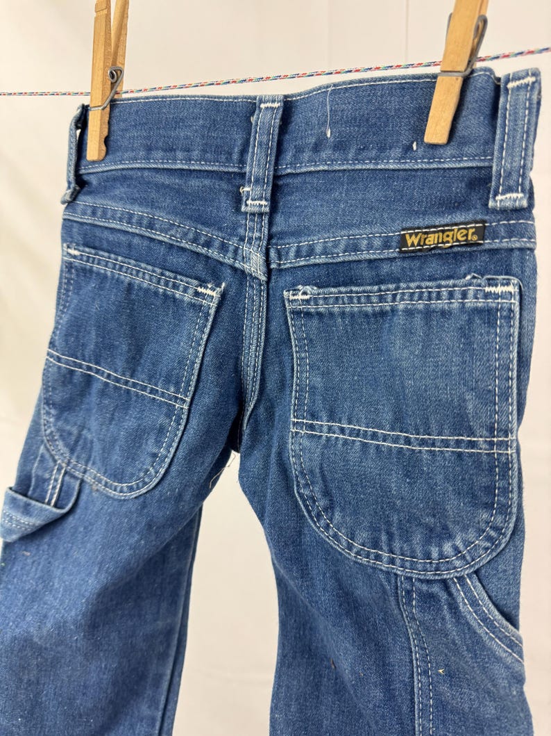Pantalones vaqueros de mezclilla Wrangler estilo carpintero vintage para niños - Talla 1 imagen 2